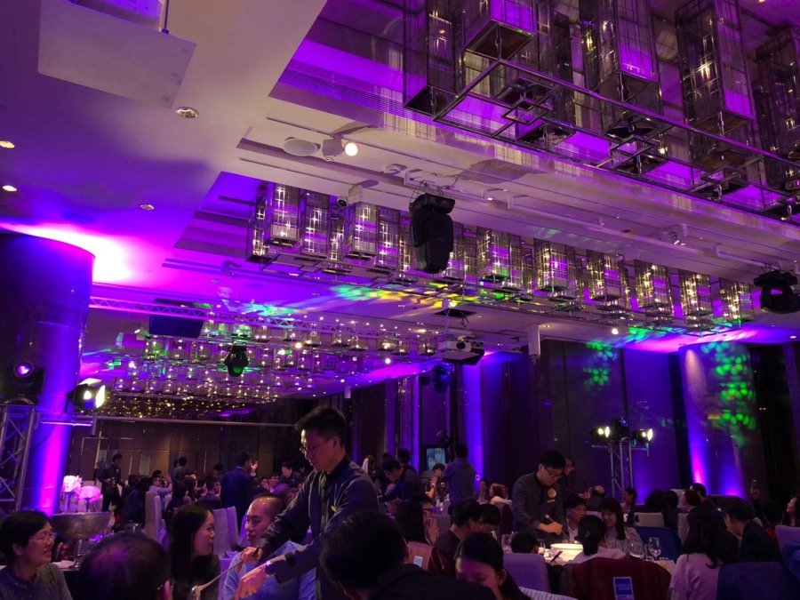 宴會廳婚宴燈光佈置